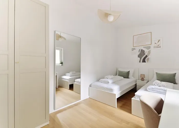 Stylish & Modern - Private Garden *