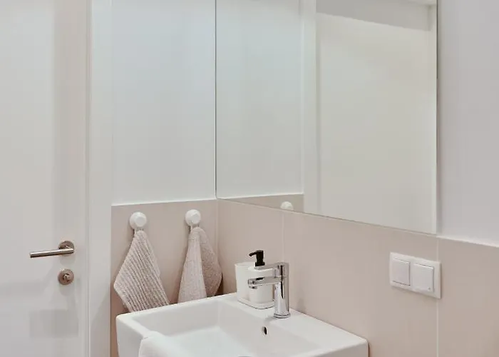 Апартаменти Stylish & Modern - Private Garden Відень